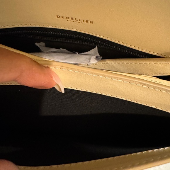 DeMellier Vancouver in Sand color - Picture 9 of 10